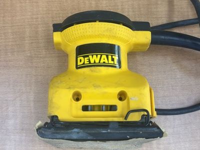 DEWALT DW412 Palm Grip Sander 120V AC