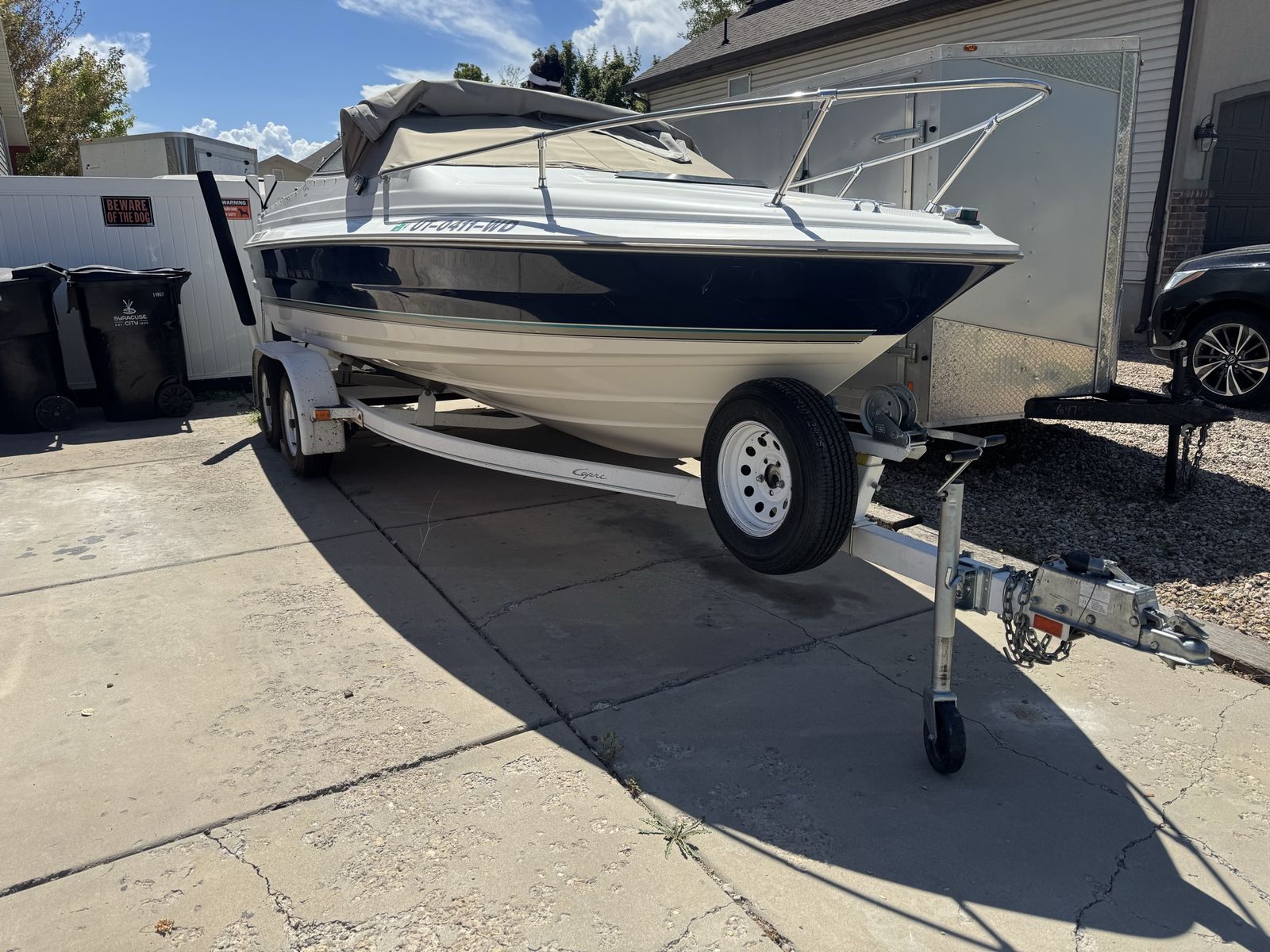 1997 Bayliner Capri 2052 Cuddy