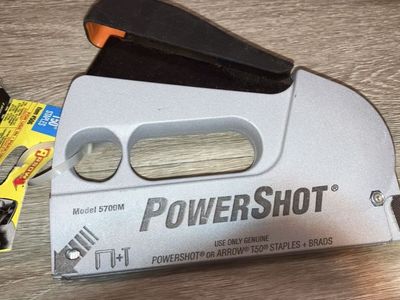 Arrow Powershot Model 5700M Staple Gun / Brad Nailer with T50 Staples