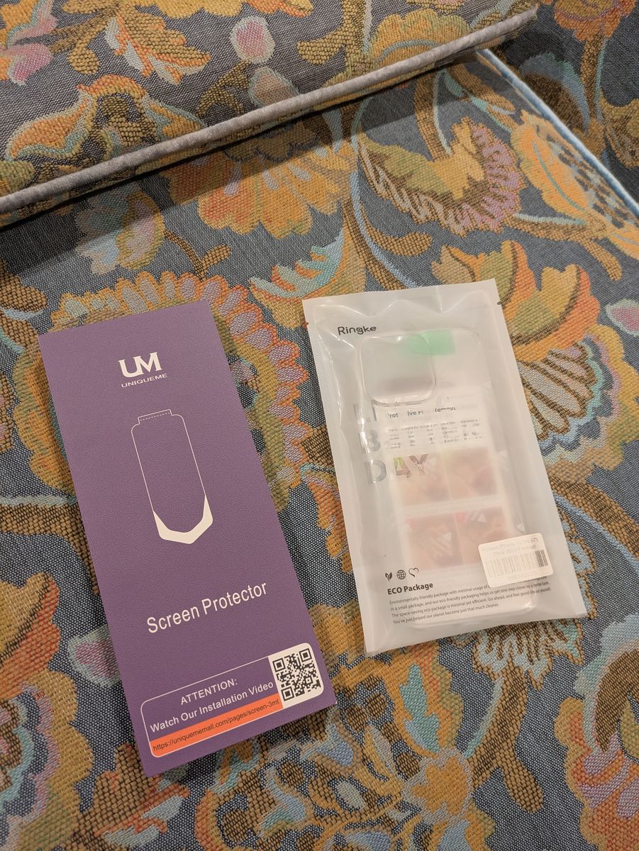 BRAND NEW! iPhone 15 screen protector and case