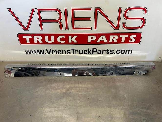 Kenworth Right Grille Shell, Part # K212-204R