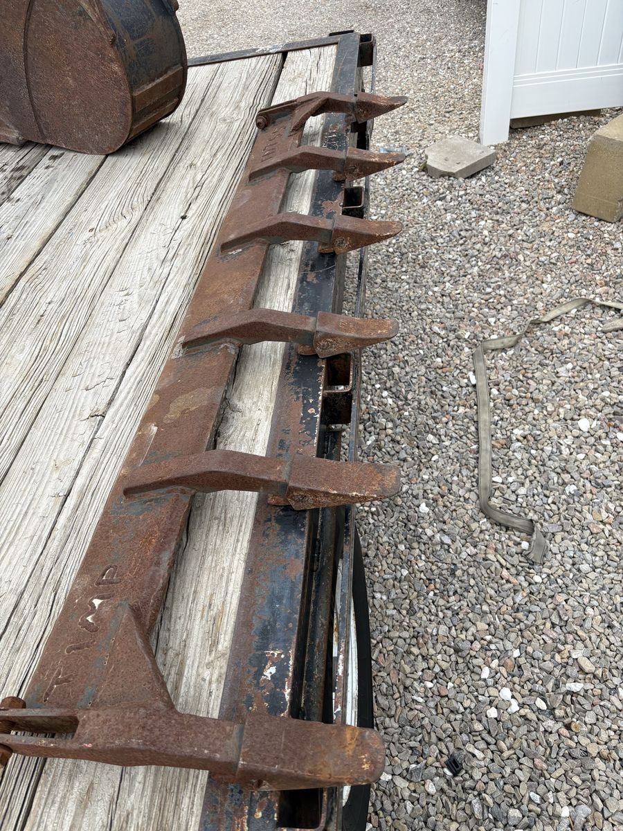 Skid Steer Bucket Tooth Attachment