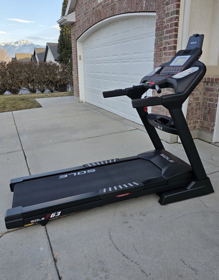 SOLE F63 TREADMILL