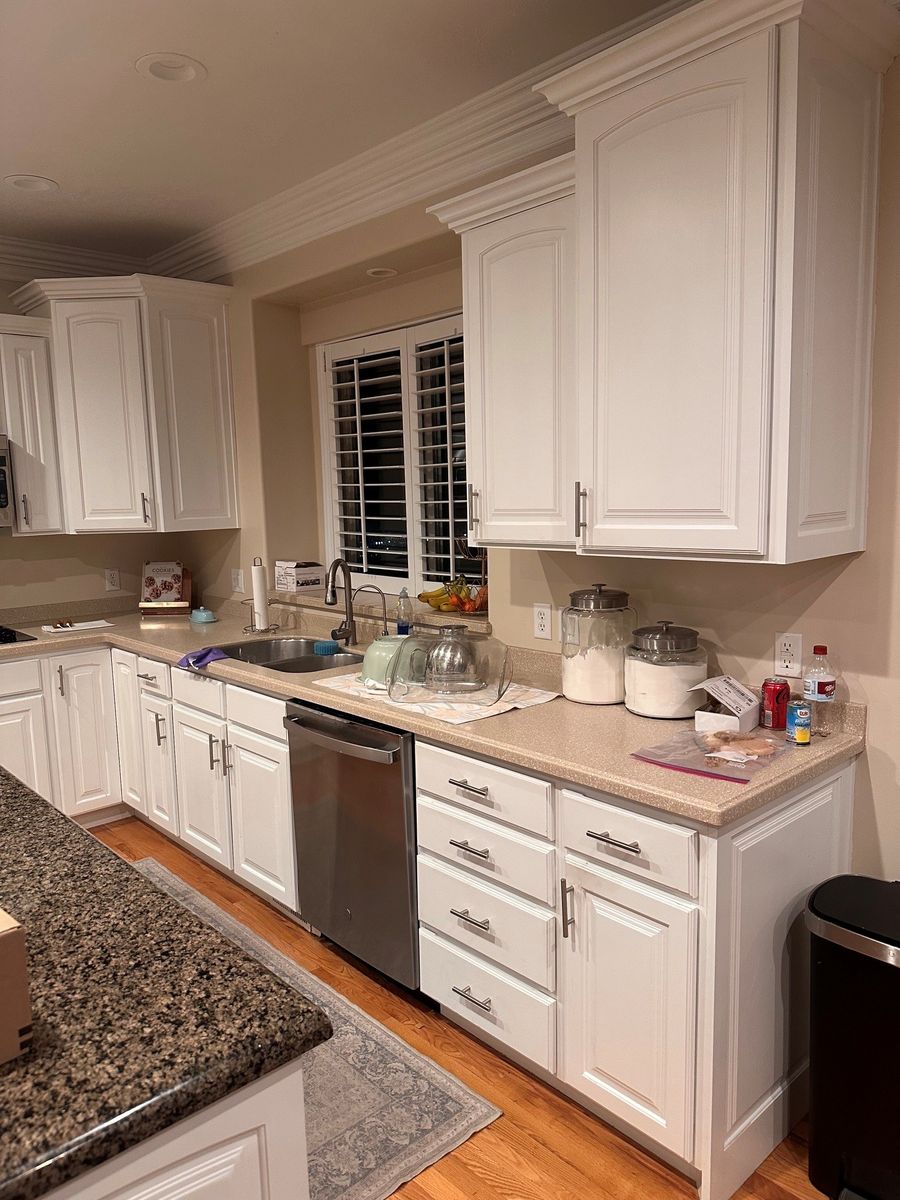 White Kitchen Cabinets