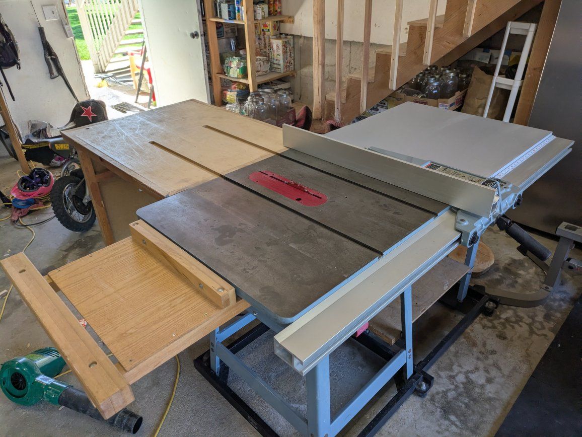 Delta Unisaw 10" Industrial Cabinet Table Saw - 5 HP, Model 36-842, 3 Phase Power