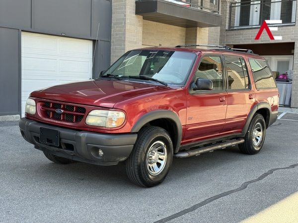 2000 Ford Explorer XLS