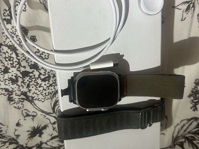 Apple Watch Ultra 49mm – 1st Gen – Original Box & Accessories (GPS + Cellular)