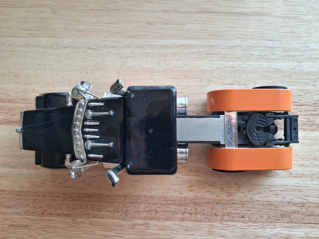Main image 6
