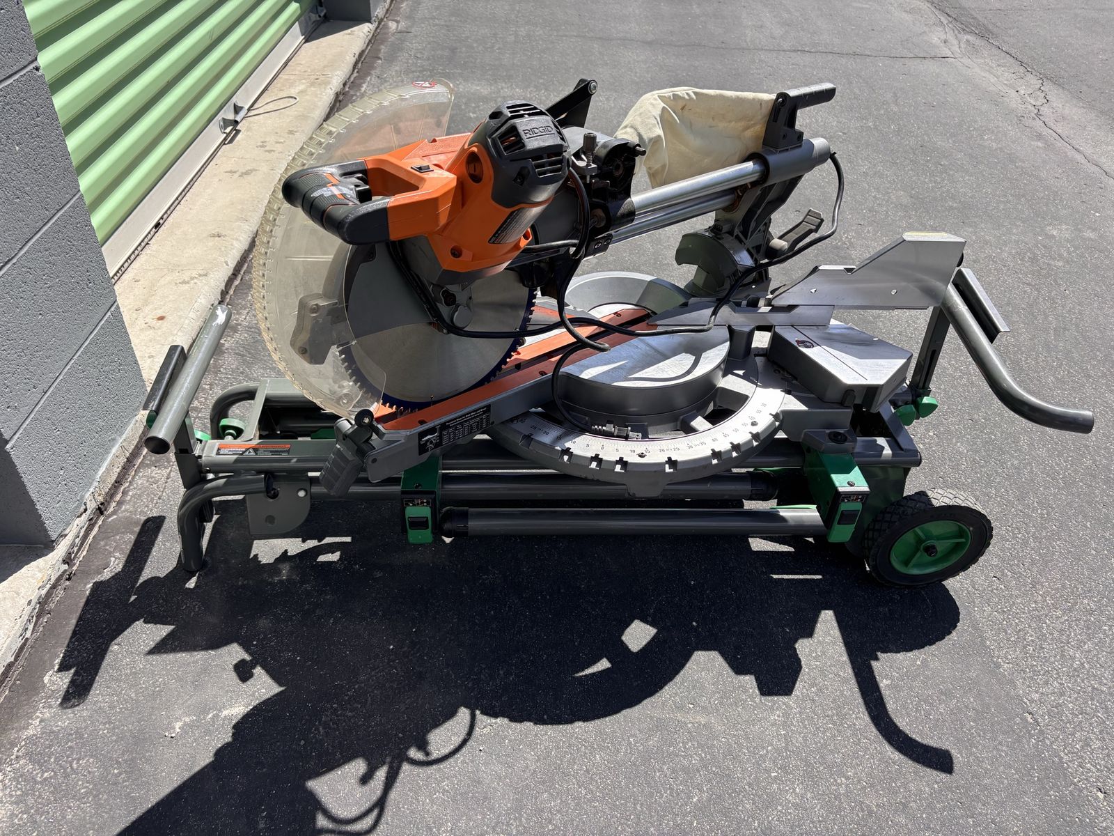 12" ridgid Dual Bevel Miter Saw On Mobile Hitachi