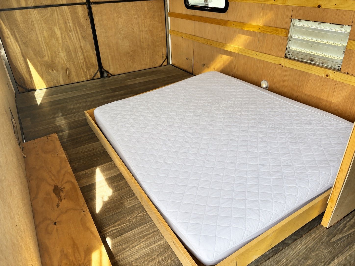 2007 Keystone Passport Ultra Lite BH Travel Trailer - Toy Hauler Conversion Project