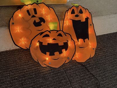Light-Up Halloween Pumpkin Trio Yard Decoration Pre-Lit Jack-O-Lanterns