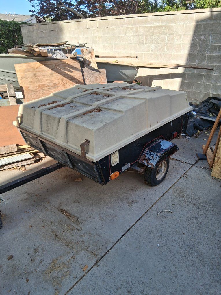 Enclosed trailer