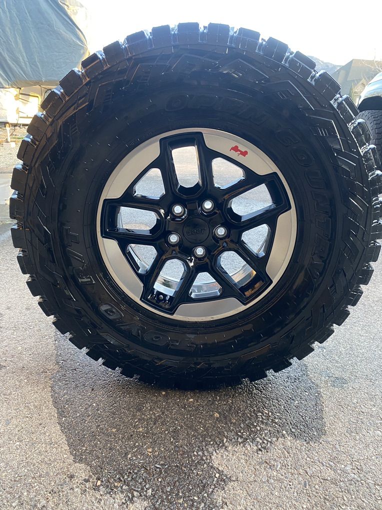 2018 Jeep JL Rubicon Wheels w/ Toyo Open Country