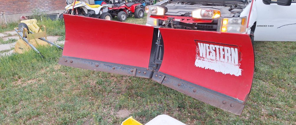 Western 8 FT 6IN V Plow