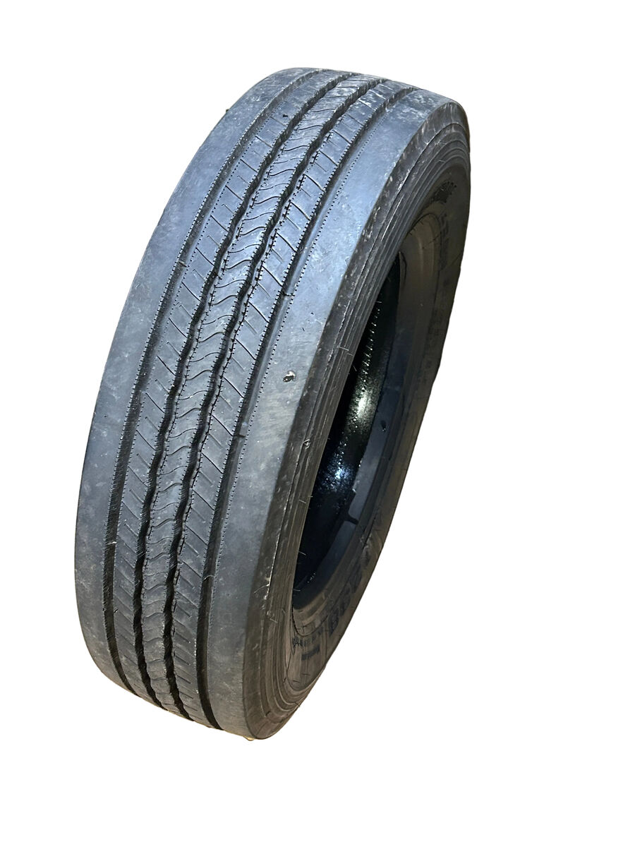 NOS BRIDGESTONE R238 BSW 225 70 19.5 128/126N 14PLY COMMERCIAL TIRE 009121