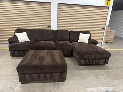 Comfy Sectional Couch + Ottoman *CAN DELIVER*