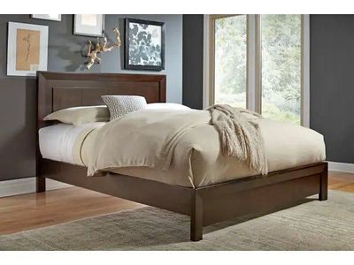 YARD SALE – Costco Wakefield Wood Platform Bed