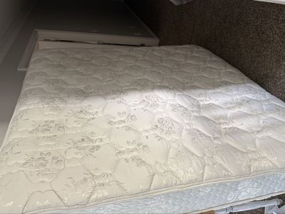 Sealy King Size Posturepedic mattress Mira Loma 12