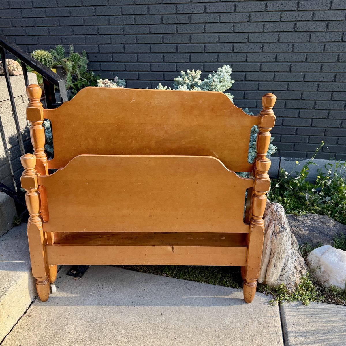 Vintage Solid Maple Twin Bedroom Set