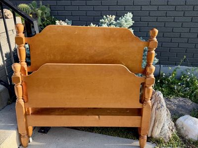 Vintage Solid Maple Twin Bedroom Set