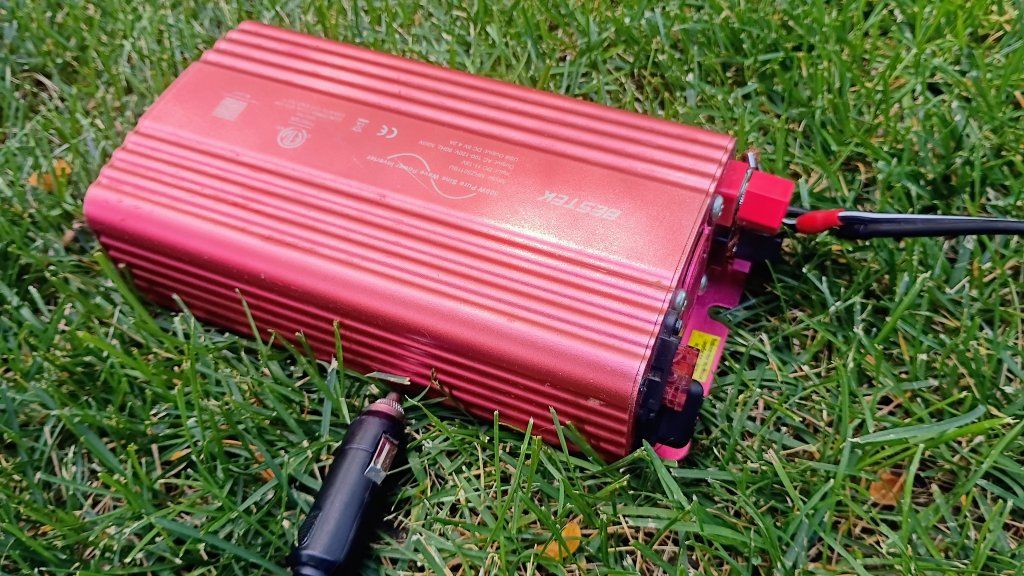 500W Pure Sine Wave Power Inverter w/ USB Output - Connects to cigarette lighter