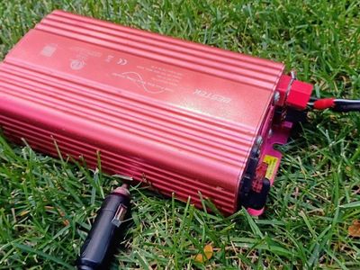500W Pure Sine Wave Power Inverter w/ USB Output - Connects to cigarette lighter