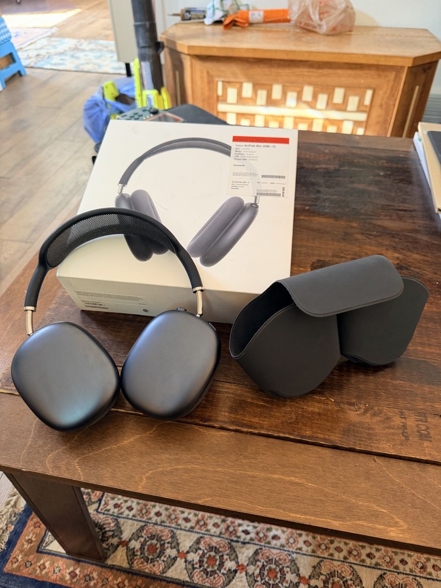 Apple AirPods Max Midnight Wireless Over-Ear Headphones with Smart Case - Excellent Condition