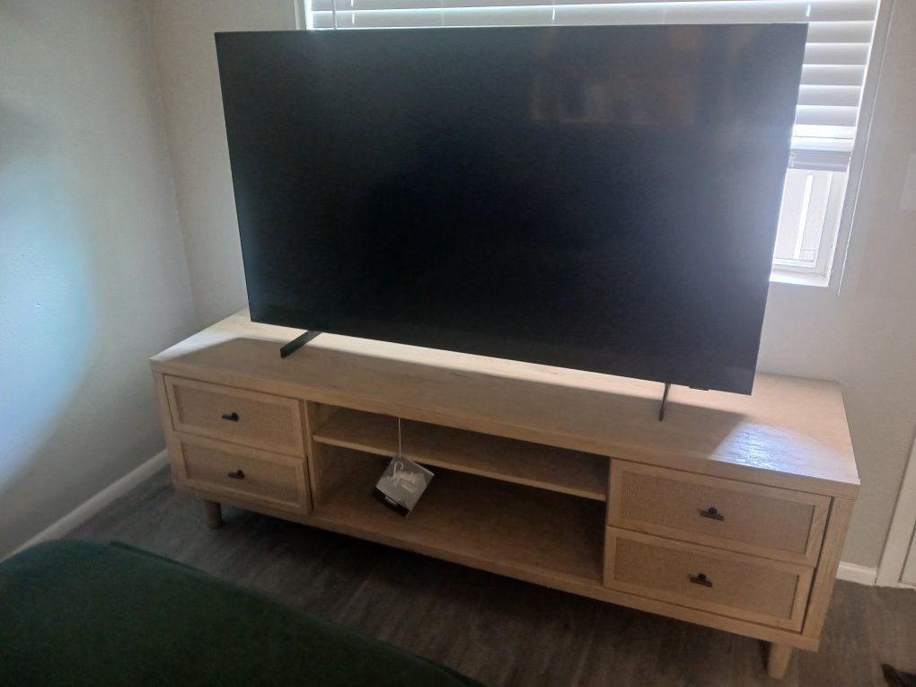 Samsung TV and stand with universal remote