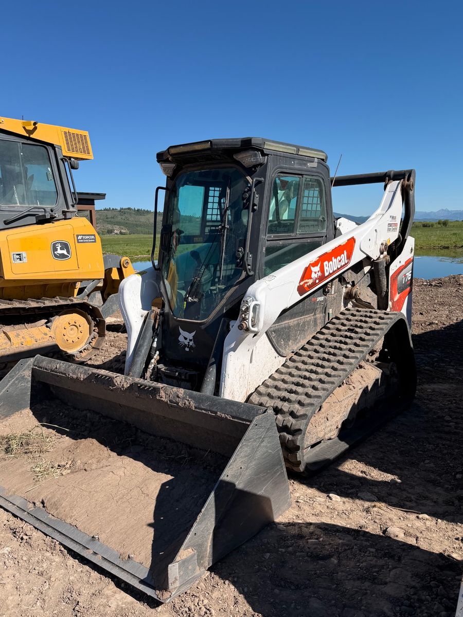 BOBCAT SKIDSTEER T76
