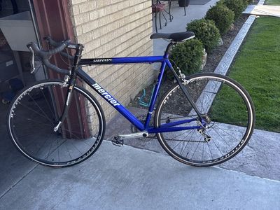 Mercier Serpens AL Road Bike - Blue/Black - High-Performance Racing Bicycle