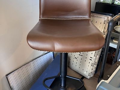 Set of 4 swivel chairs