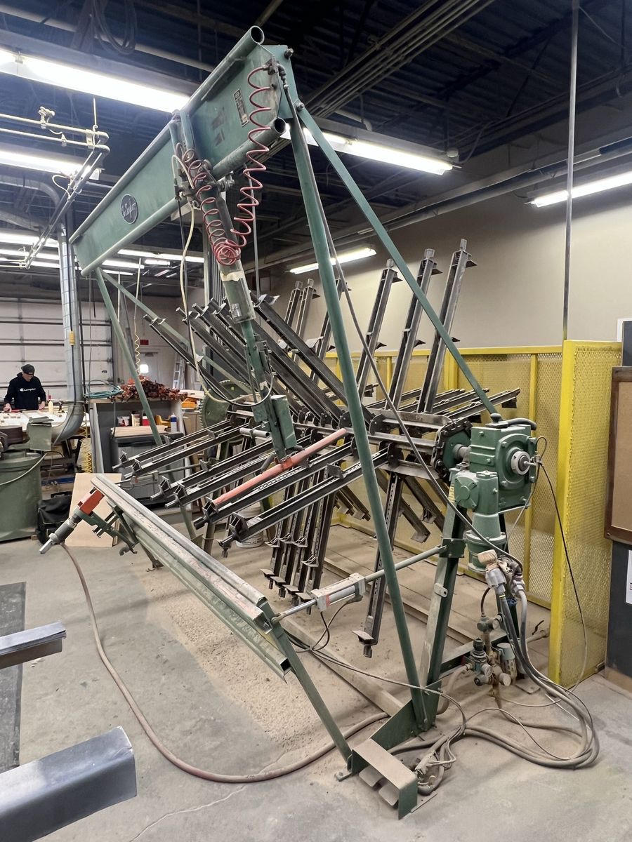 Taylor clamp carrier