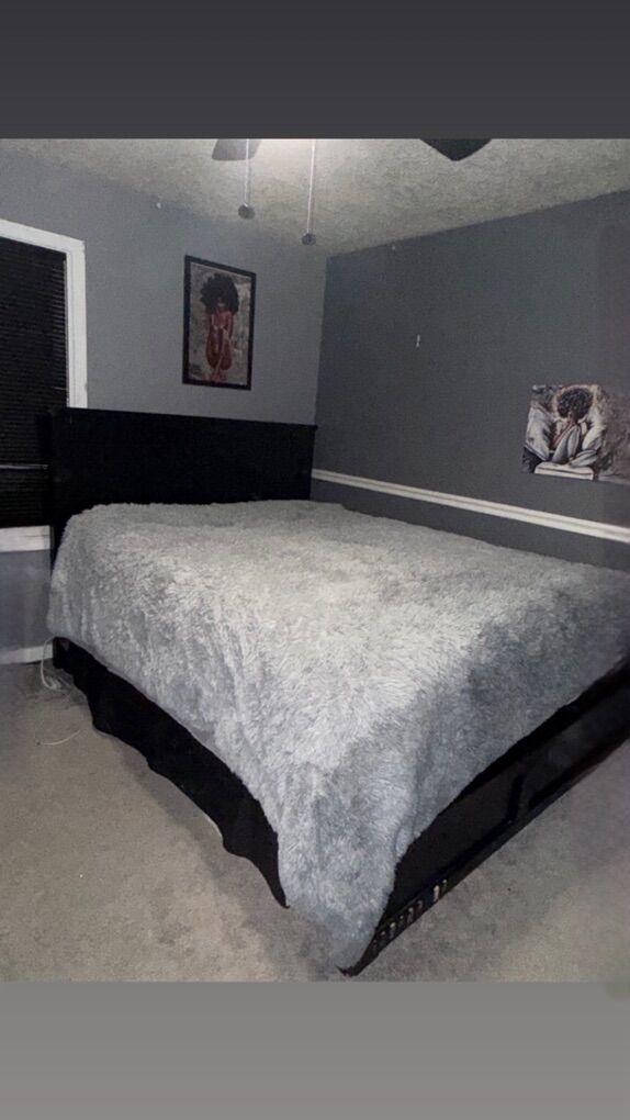 Used Queen Beeroom Set