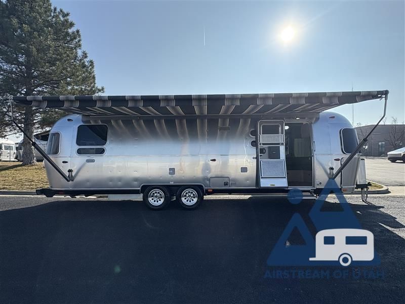 New 2026 Airstream Globetrotter 30RB