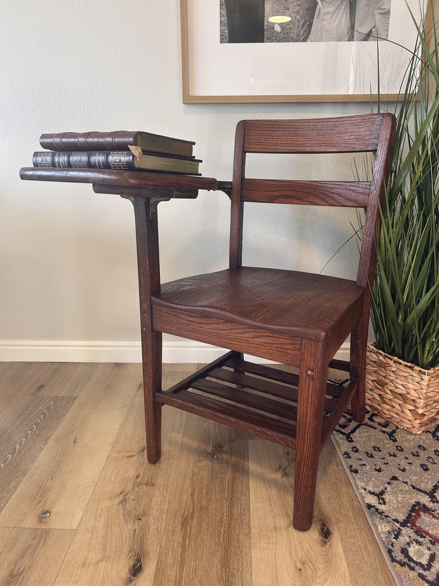 USU school desk