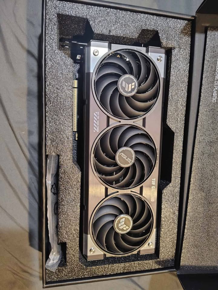 ASUS TUF Gaming NVIDIA GeForce RTX 5070 12GB GDDR7 OC Edition Graphics Card