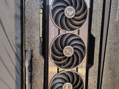 ASUS TUF Gaming NVIDIA GeForce RTX 5070 12GB GDDR7 OC Edition Graphics Card
