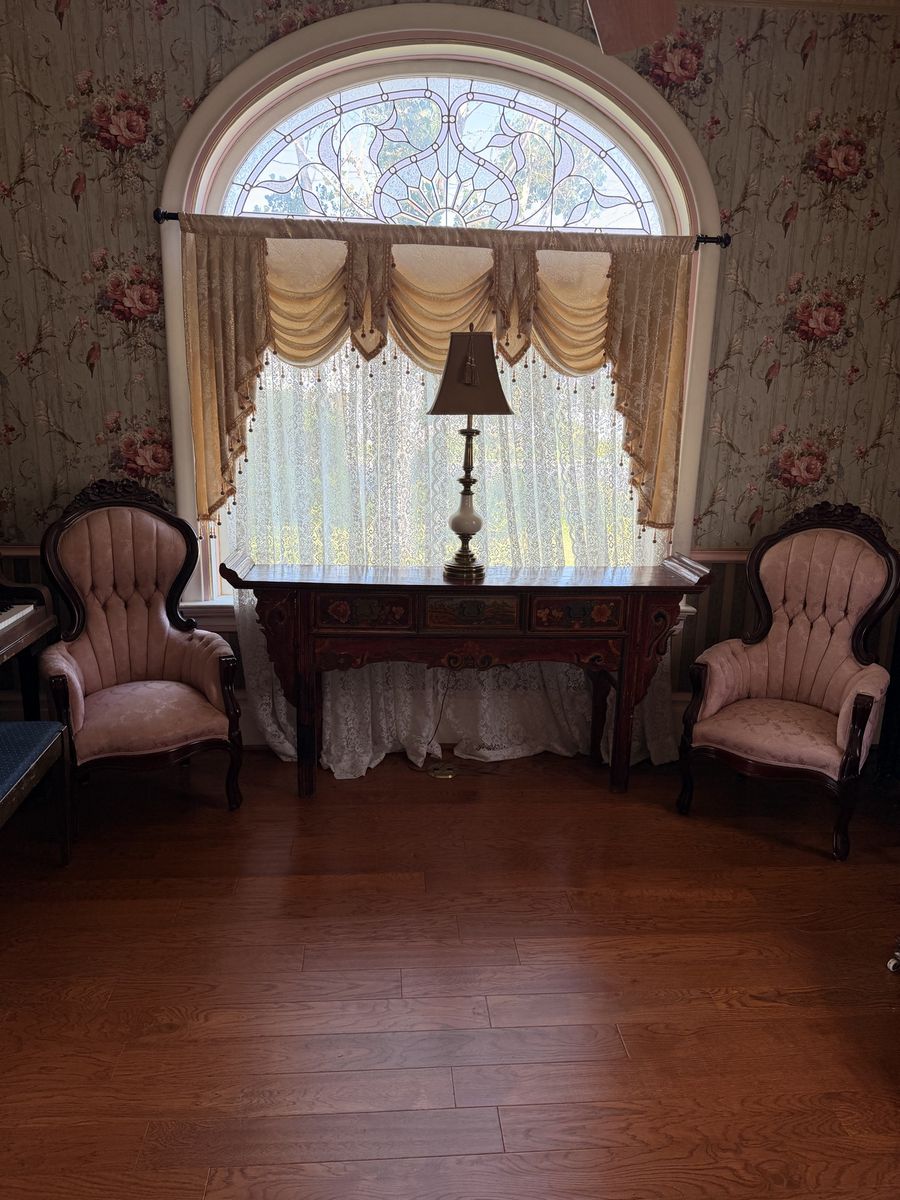 Main image 4