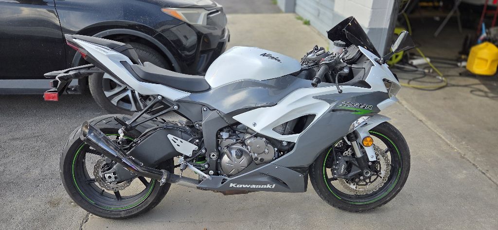 2021 KAWASAKI ZX636 NINJA ZX-6R - 2339 MILES - LIKE NEW!