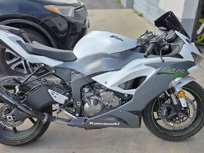 2021 KAWASAKI ZX636 NINJA ZX-6R - 2339 MILES - LIKE NEW!