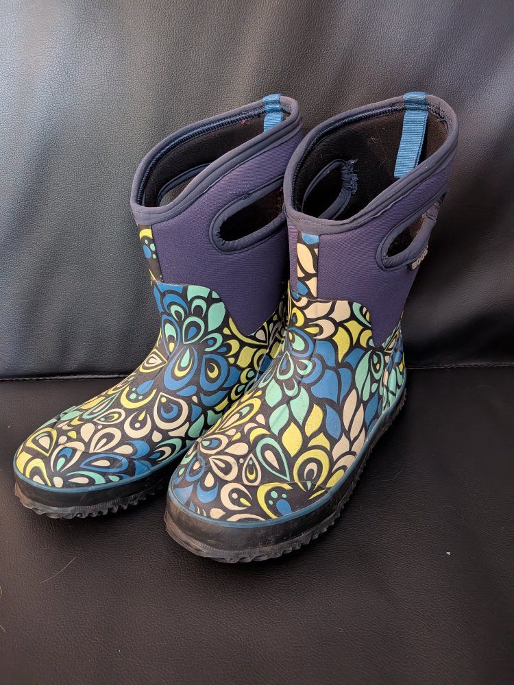 Bogs Women's Waterproof Rain Boots Blue Paisley Size 7