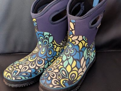 Bogs Women's Waterproof Rain Boots Blue Paisley Size 7