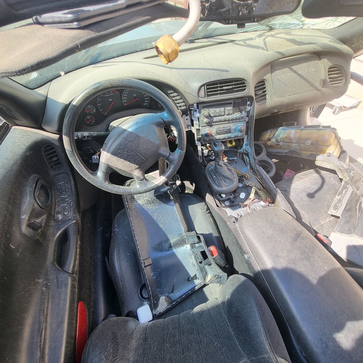 Main image 3