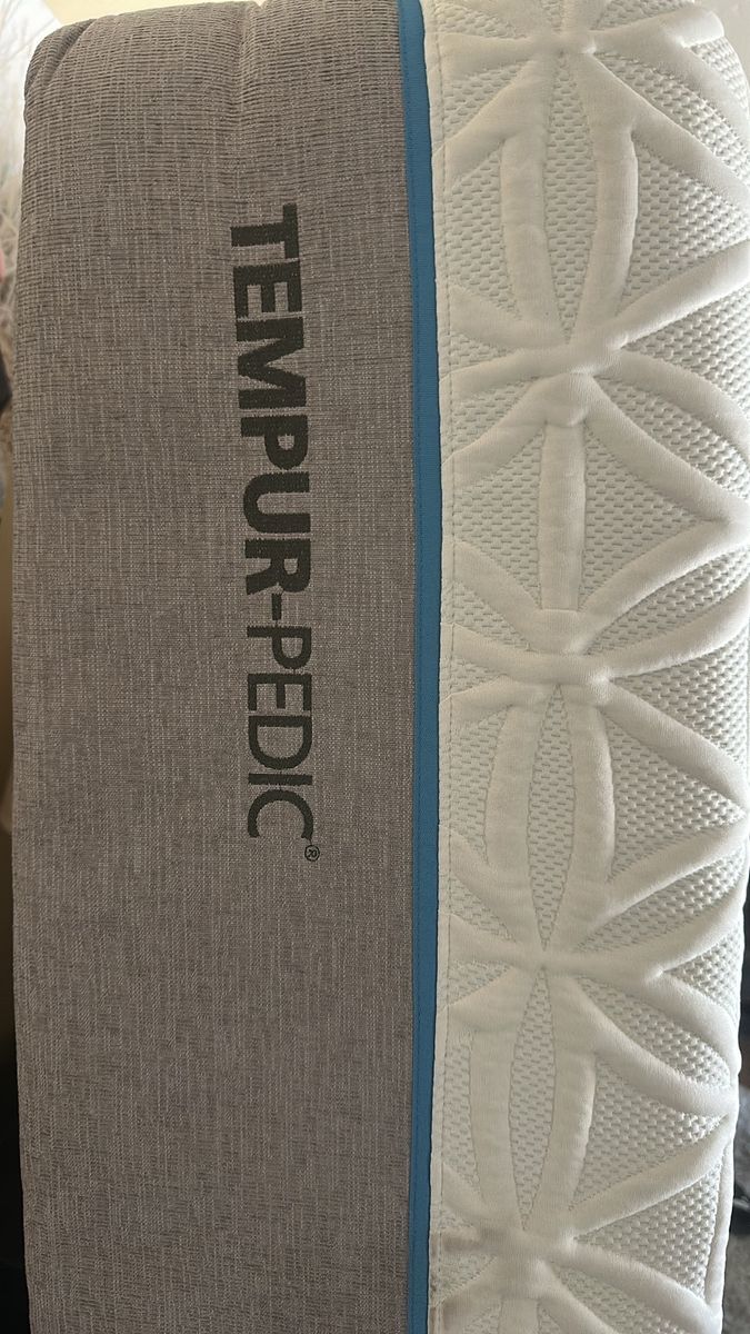 Tempur-Pedic king  Size Mattress - Excellent Condition