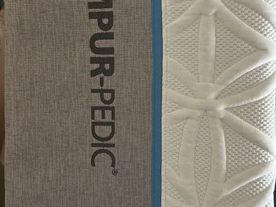 Tempur-Pedic king Size Mattress - Excellent Condition