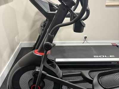 Schwinn 470 Elliptical Machine