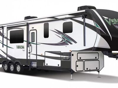 42 ft 2016 KZ Venom 3911 Toy Hauler Fifth Wheel