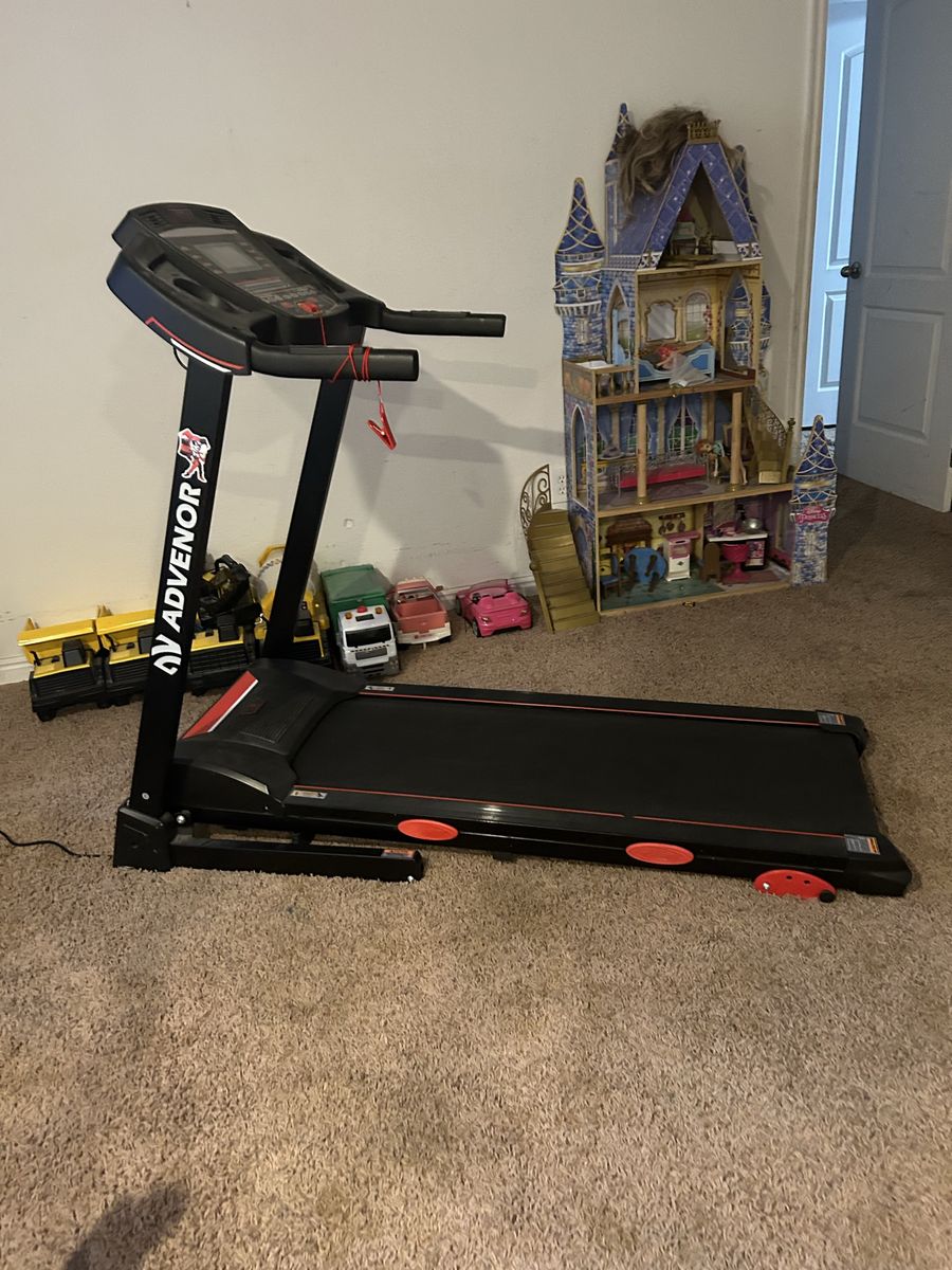 Advenor Treadmill
