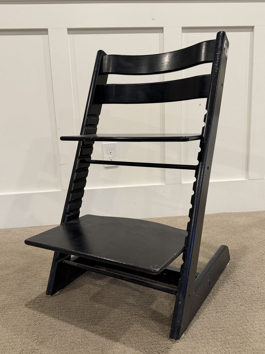 Stokke Tripp Trapp High Chair in Black - Adjustable & Durable Baby/Toddler Chair
