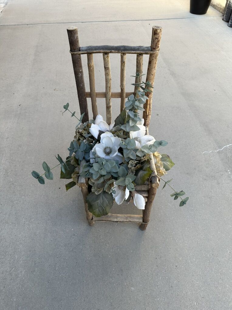 Small decor Chair And Flower Arrangement